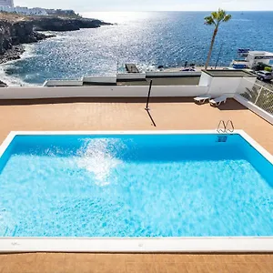 The Blue Anchor Spectacular Sea View Apartment